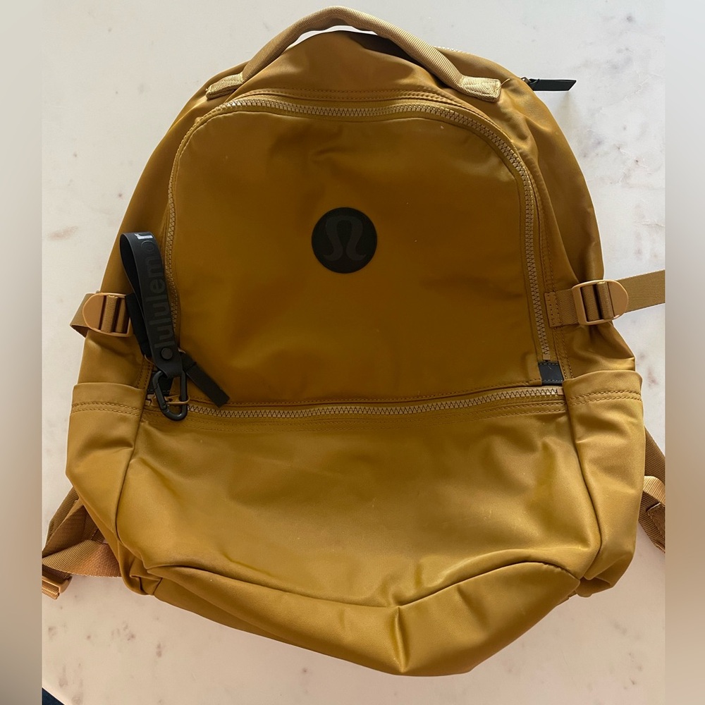 Lululemon 22L backpack